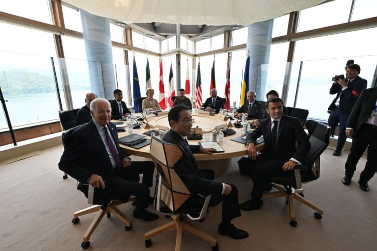        G7  